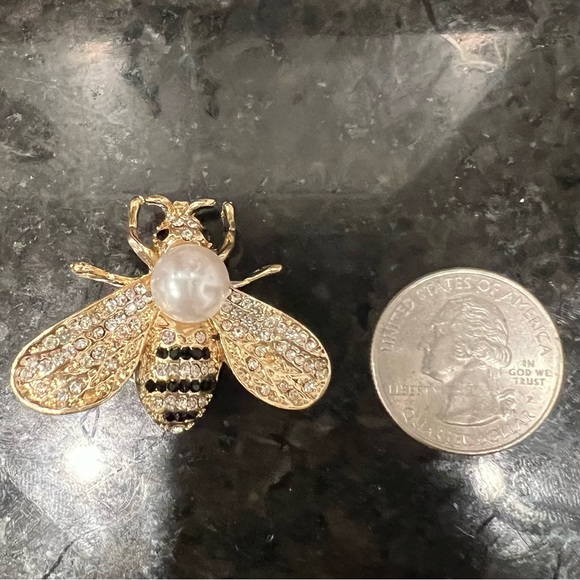 New Luxury designer, gold & black spinel bumblebee Brooch w Rhinestones & Pearls - Picture 7 of 8